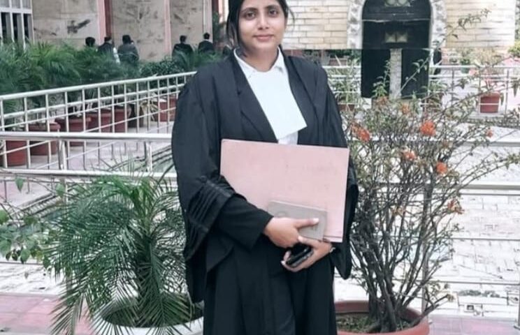 Best Contested Divorce Lawyer in Noida Extension – Advocate Dipasha Gautam | Lawyer in Noida